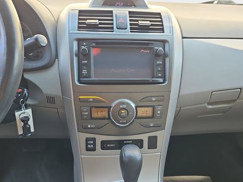 Used 2013 Toyota Corolla LE w/ Premium Pkg FWD image 22