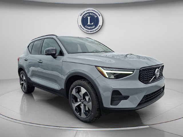 New 2026 Volvo XC40 B5 Core w/ Protection Package Premier AWD/4WD image 4
