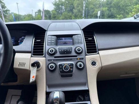 Used 2016 Ford Taurus SE FWD image 16