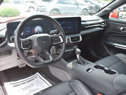 Used 2025 Ford Mustang GT Premium RWD image 17