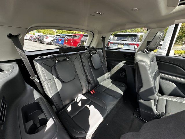 Certified 2025 Lincoln Aviator Reserve w/ Illumination Package AWD/4WD image 39