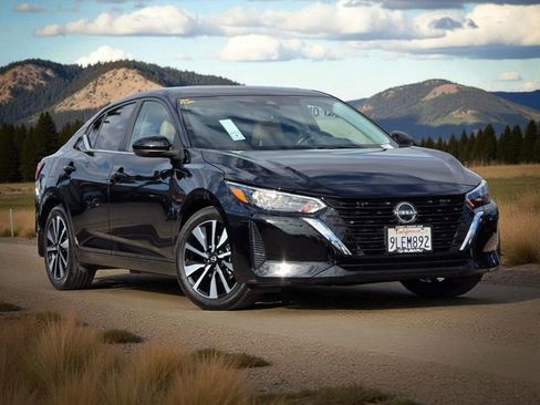 Used 2024 Nissan Sentra SV w/ SV Premium Package image 2