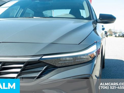 Used 2025 Hyundai Elantra Sport image 14