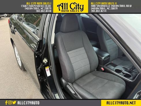 Used 2016 Toyota Camry LE FWD image 14