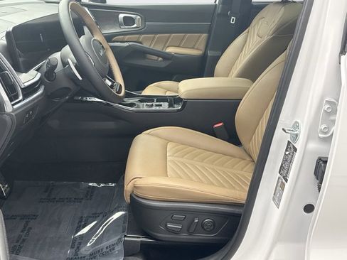 Used 2025 Kia Sorento SX Prestige w/ Olive Brown Leather Package AWD/4WD image 11
