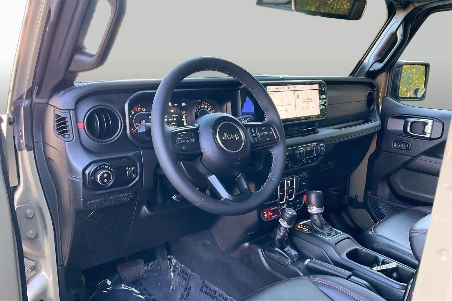 Used 2025 Jeep Gladiator Rubicon AWD/4WD image 15