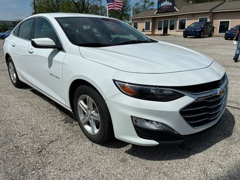 Used 2023 Chevrolet Malibu LT image 1