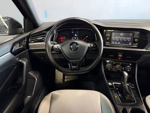 Used 2019 Volkswagen Jetta R-Line FWD image 10