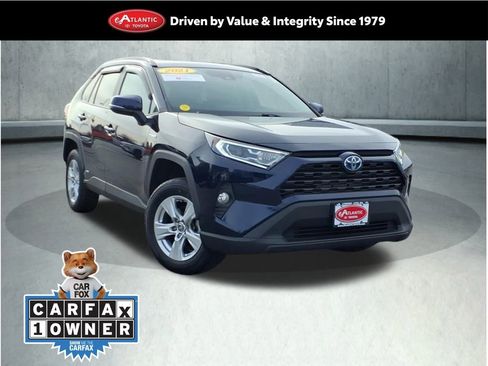 Used 2021 Toyota RAV4 XLE image 1