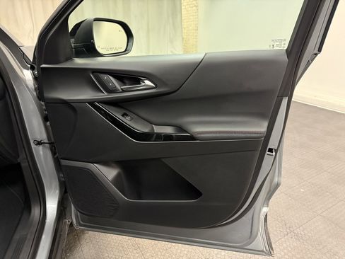 Used 2025 Chevrolet Equinox RS w/ Safety and Technology Package image 16