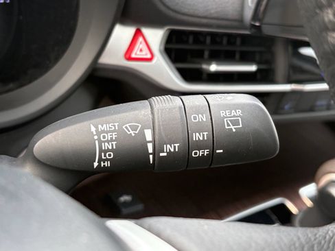 Used 2023 Toyota Sienna XLE FWD image 21