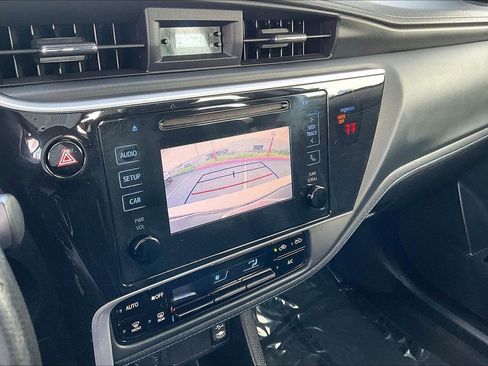 Used 2018 Toyota Corolla SE image 13