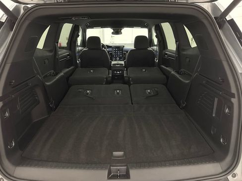 Used 2025 GMC Acadia AT4 w/ LPO, Floor Liner Package AWD/4WD image 8