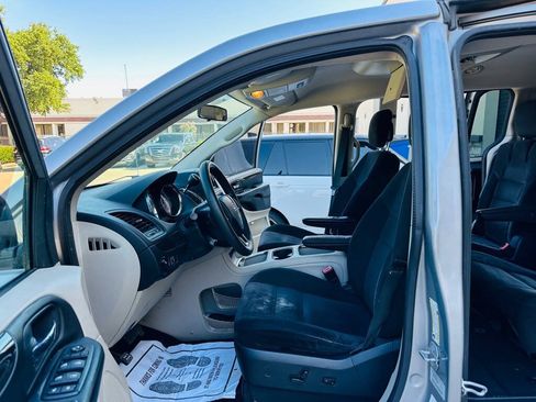 Used 2015 Dodge Grand Caravan SXT FWD image 13