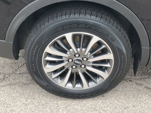Certified 2022 Lincoln Nautilus AWD w/ Premium Package image 7