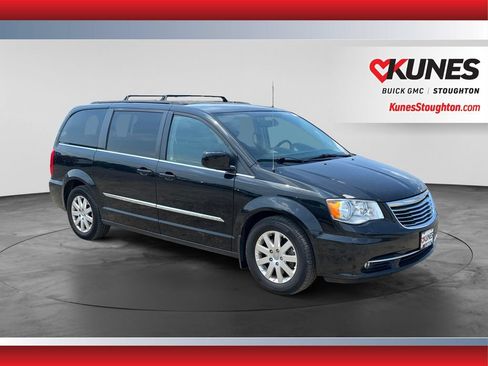 Used 2016 Chrysler Town & Country Touring FWD image 1