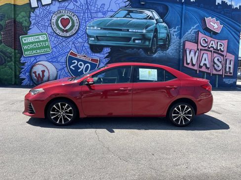 Used 2017 Toyota Corolla SE w/ Carpet Mat Package (TMS) FWD image 2