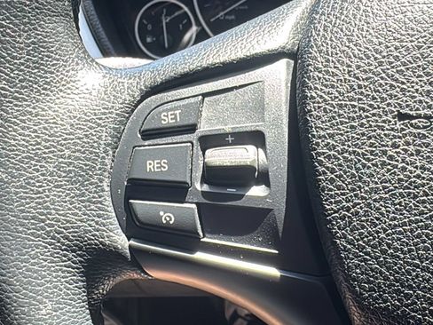 Used 2014 BMW 320i xDrive Sedan AWD/4WD image 28