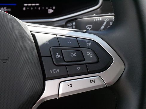 Certified 2025 Volkswagen Taos SE AWD/4WD image 25
