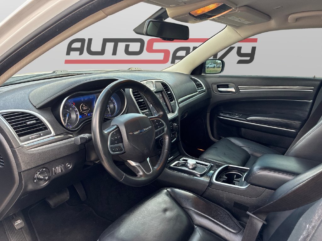 Used 2022 Chrysler 300 Touring L AWD/4WD image 10