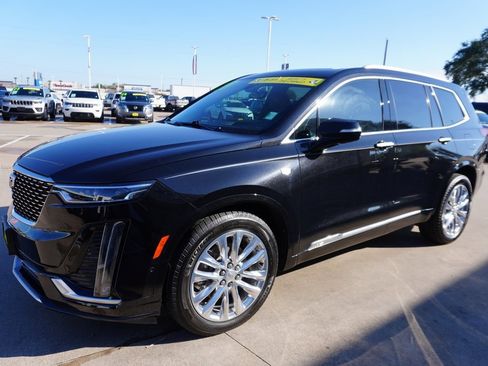 Used 2020 Cadillac XT6 Premium Luxury w/ Platinum Package image 3