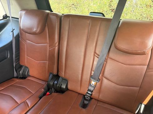Used 2016 Cadillac Escalade Premium AWD/4WD image 10