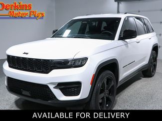 Used 2023 Jeep Grand Cherokee Altitude AWD/4WD video 1