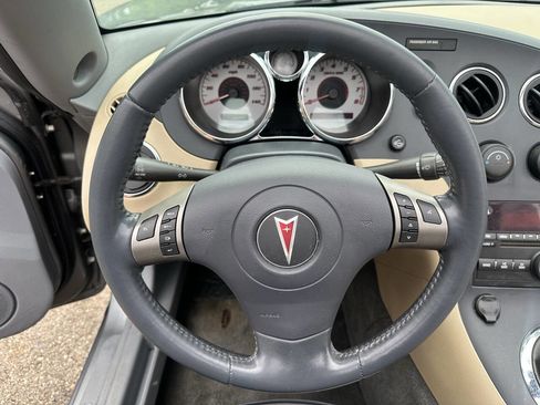 Used 2006 Pontiac Solstice Convertible w/ Premium Package image 13