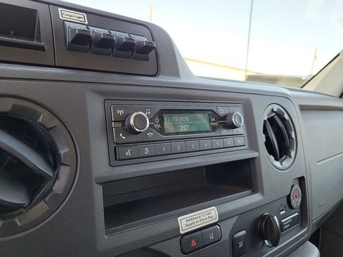 Used 2022 Ford E-350 and Econoline 350 Super Duty image 21