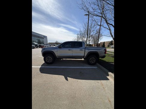 Used 2024 Chevrolet Colorado ZR2 image 2