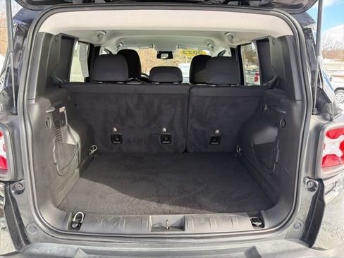 Used 2023 Jeep Renegade Trailhawk image 16