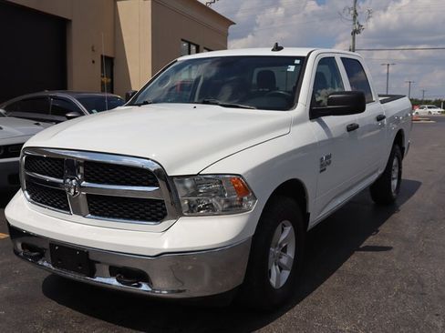 Used 2022 RAM 1500 Classic SLT w/ Electronics Group AWD/4WD image 3