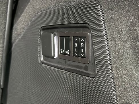 Certified 2023 Cadillac Escalade Premium Luxury image 47