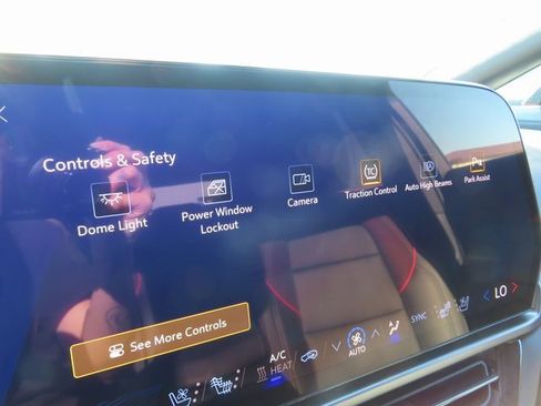 Used 2024 Chevrolet Equinox EV RS image 25