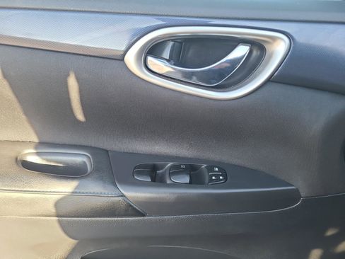 Used 2018 Nissan Sentra SR image 10