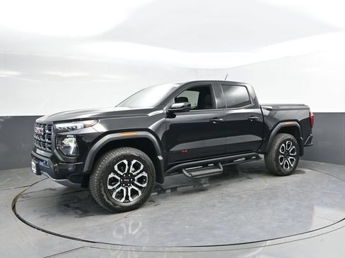 Used 2025 GMC Canyon AT4 w/ Nightfall Edition AWD/4WD image 7