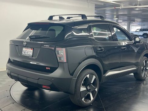 Used 2026 Nissan Kicks SR FWD image 5