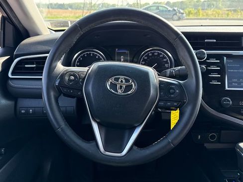 Used 2018 Toyota Camry SE w/ Moonroof Package FWD image 21