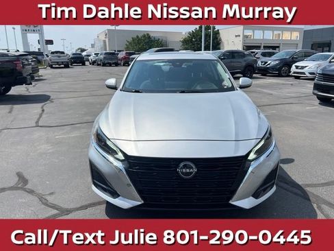 Used 2023 Nissan Altima 2.5 SV w/ SV Premium Package AWD/4WD image 4