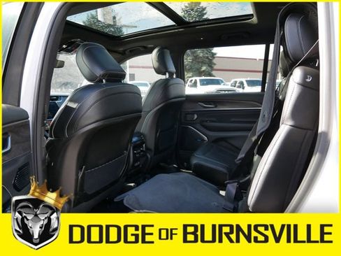 Used 2023 Jeep Grand Cherokee L Overland image 16