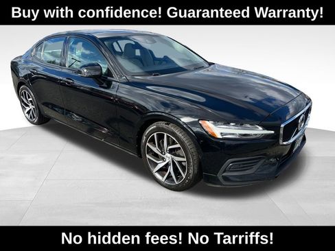 Used 2020 Volvo S60 T6 Momentum image 1