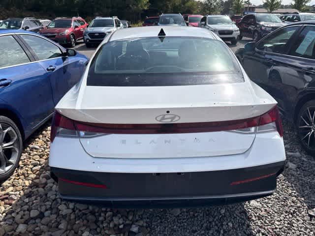 Used 2024 Hyundai Elantra SEL FWD image 7