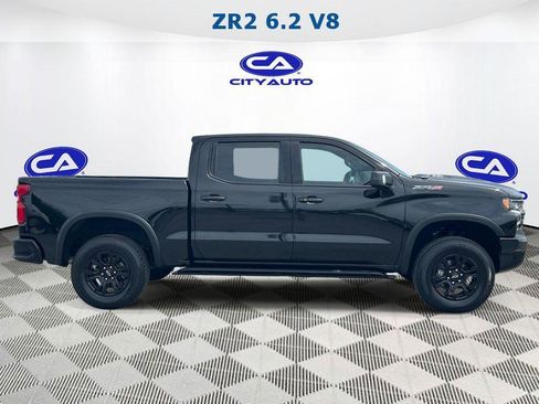 Used 2022 Chevrolet Silverado 1500 ZR2 w/ Technology Package AWD/4WD image 2