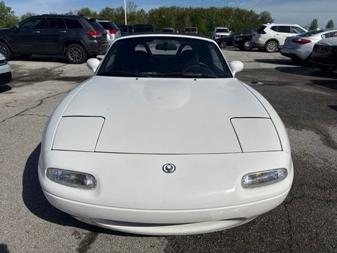 Used 1996 MAZDA MX-5 Miata RWD image 8