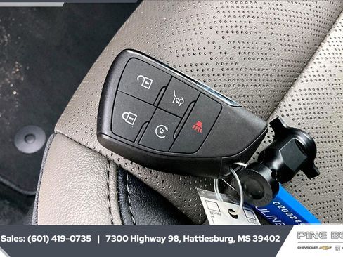 New 2026 Chevrolet Equinox LT w/ Convenience Package II FWD image 9