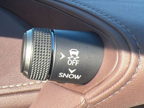 Used 2019 Lexus LS 500 500 Base w/ Accessory Package (Z2) image 25