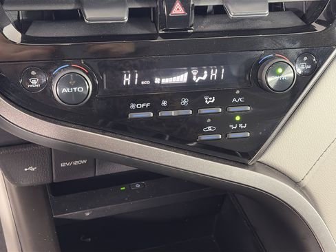 Used 2023 Toyota Camry XLE image 20