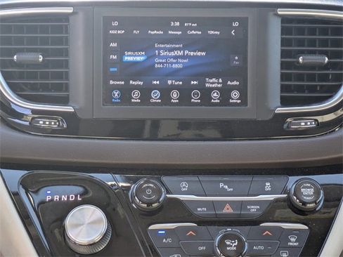 Used 2018 Chrysler Pacifica Touring Plus w/ Tire & Wheel Group image 18