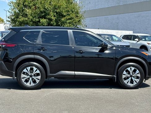 Certified 2022 Nissan Rogue SV image 3