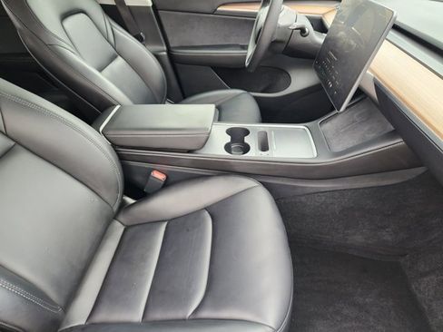 Used 2023 Tesla Model Y Performance image 13